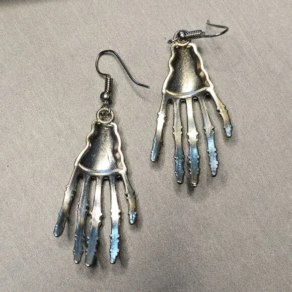 Y2K Skull & Bones Gothic Jewelry Set Silver Tone Earrings Bracelet Lot of 2 - Picture 5 of 11